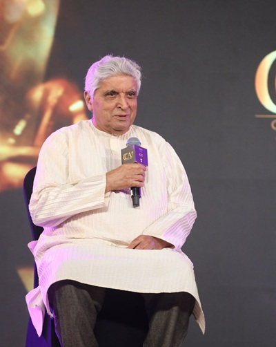 Javed Akhtar’s Humorous Take on Romance at Critics’ Choice Awards, News, KonexioNetwork.com